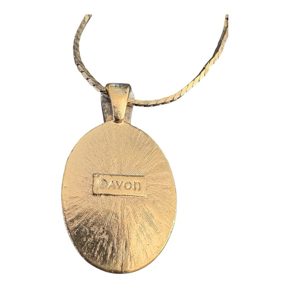 Avon Vintage 80s/90s Gold-Tone Oval Faux Pearl Pendant Necklace – Classic JB9 - Picture 5 of 6